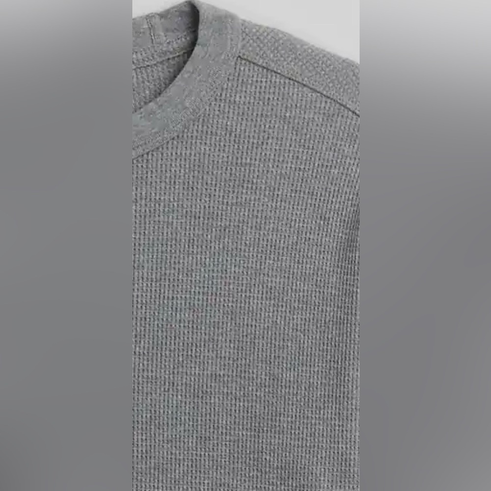 Bundle of 4 long Sleeve Boys T- Shirts in a Size Medium - Picture 4 of 9